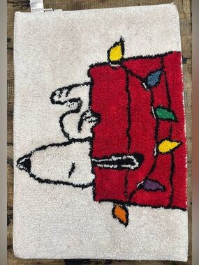 Peanuts Snoopy Christmas Bath Rug Doghouse Lights Holiday Bathroom Mat 30 x 20